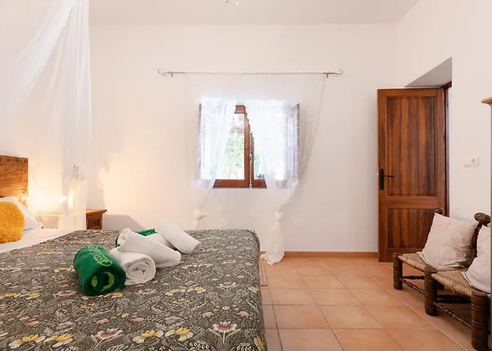 Torres * Santa Eularia des Riu